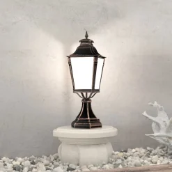 Aiko sokkellampe i patina-look