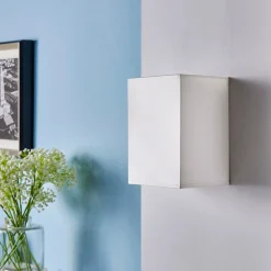 Annalisa kvadratisk stofvæglampe i hvid