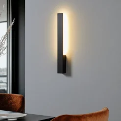 Arcchio Ivano LED-væglampe, 42,5 cm, sort, metal