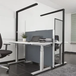 Arcchio LED-gulvlampe til kontor Jolinda, sort, 4000K, sensor