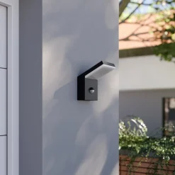 Arcchio udendørs LED-væglampe Yolena, sensor, antracit, aluminium