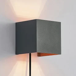 Arcchio væglampe Zuzana, kantet, sort, stik, 10 cm