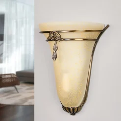 ASCANA væglampe, der virker antik