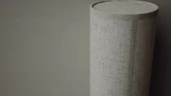 Audo Hashira LED-væglampe med stik, natur