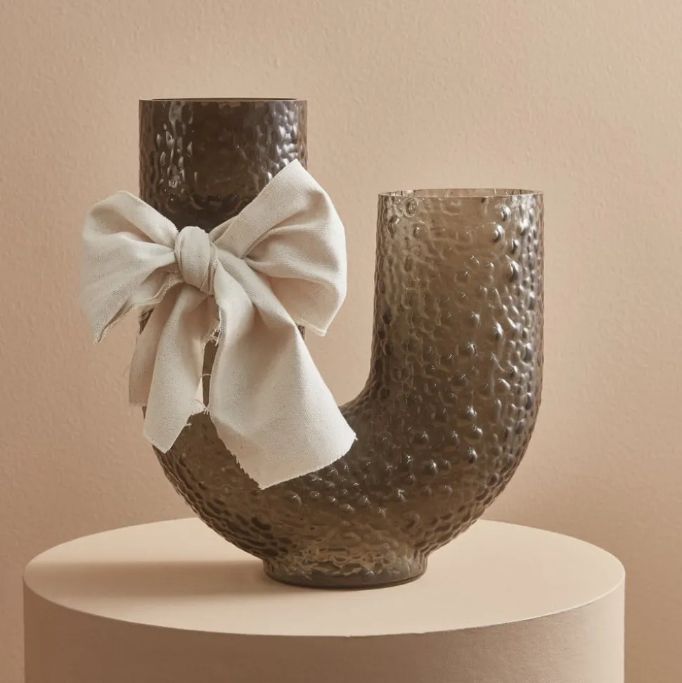 AYTM Arura-vase, sort, højde 40 cm, bredde 34 cm, glas