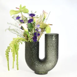 AYTM Arura-vase, sort, højde 40 cm, bredde 34 cm, glas
