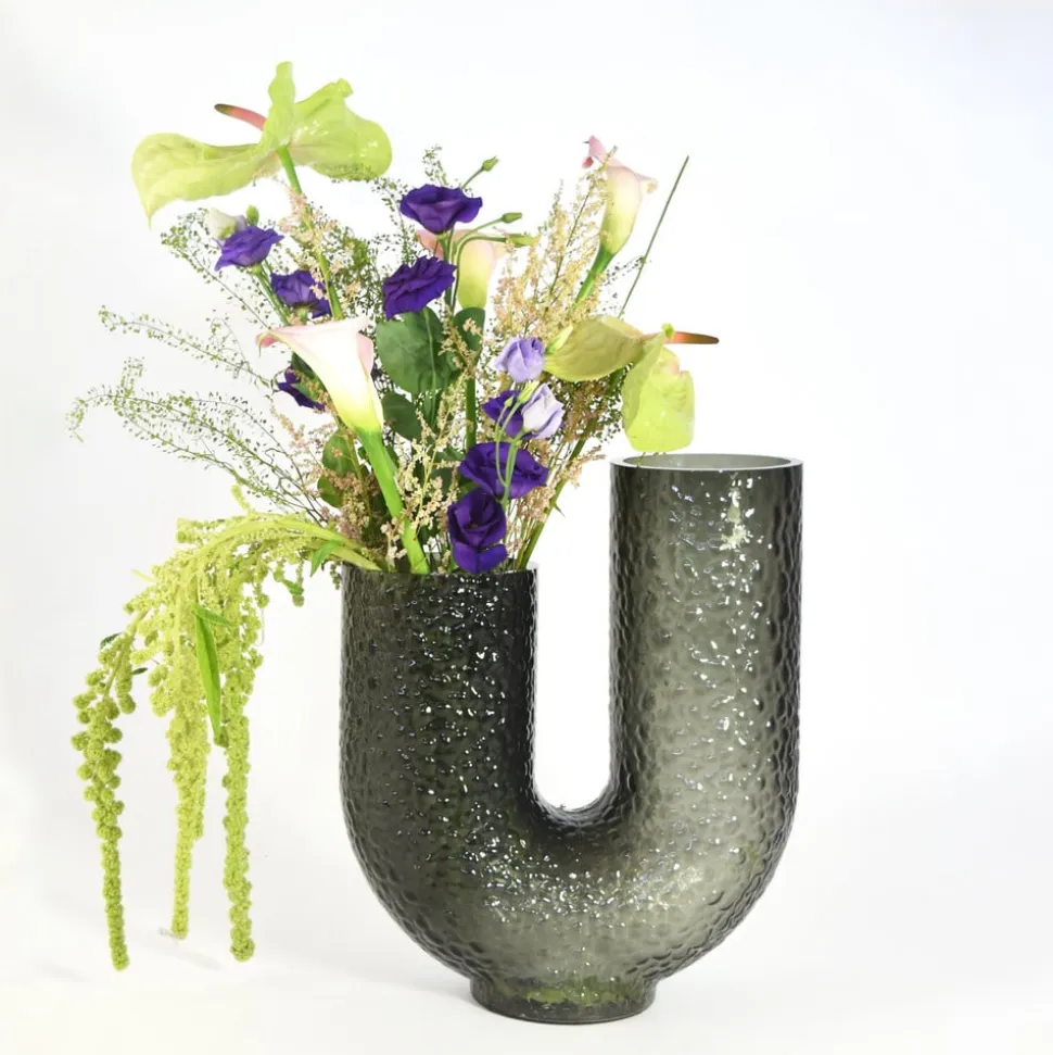 AYTM Arura-vase, sort, højde 40 cm, bredde 34 cm, glas