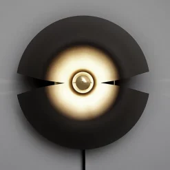 AYTM Cycnus væglampe, sort, Ø 30 cm, stik, aluminium, E27