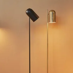 AYTM Gulvlampe Luceo, sort