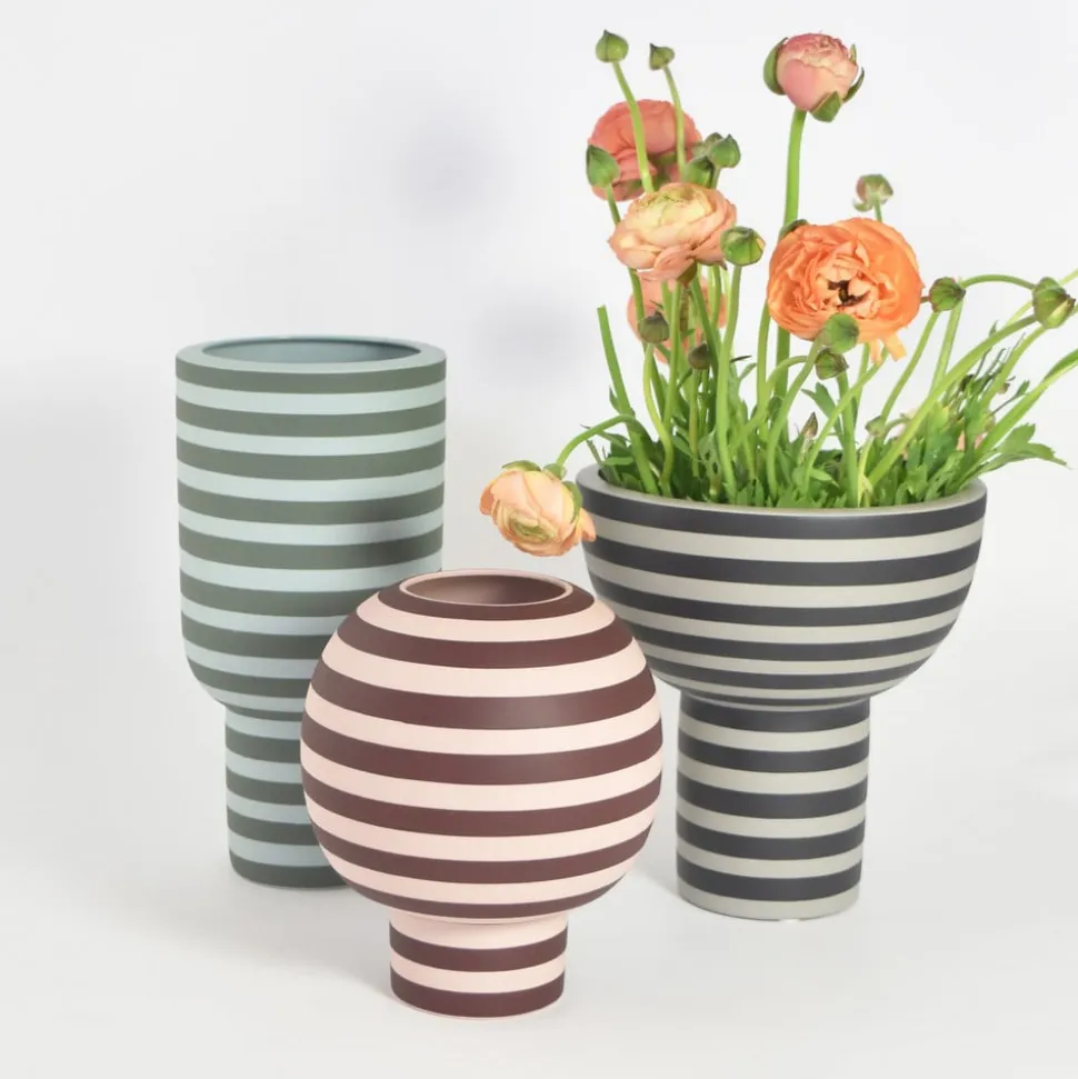 AYTM Varia vase, sort, Ø 23 cm, højde 24 cm, keramik