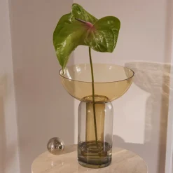 AYTM Vase Torus, ravfarvet, Ø 25 cm, højde 33 cm, glas