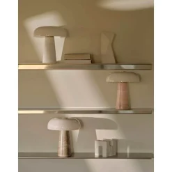 Bordlampe Glossy, rosa/hvid, højde 24 cm, marmor/glas