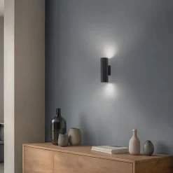 Carbon væglampe, sort, højde 20 cm, aluminium, 2 lyskilder.