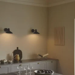 Darci kort væglampe, udspring 33,5 cm, sort