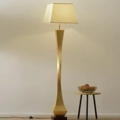 Deco - en gulvlampe med fornemt design