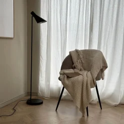 Dyberg Larsen gulvlampe DL12, sort, højde 139 cm, metal