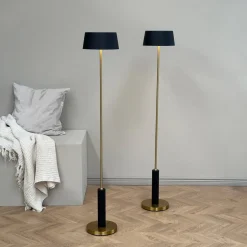 Dyberg Larsen LED-gulvlampe Yoyo, sort, højde 125 cm