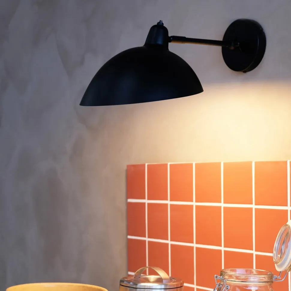 Dyberg Larsen væglampe Futura, sort, bredde 25,6 cm