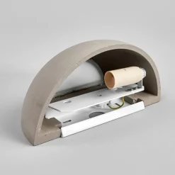 Elegant væglampe Renata af beton