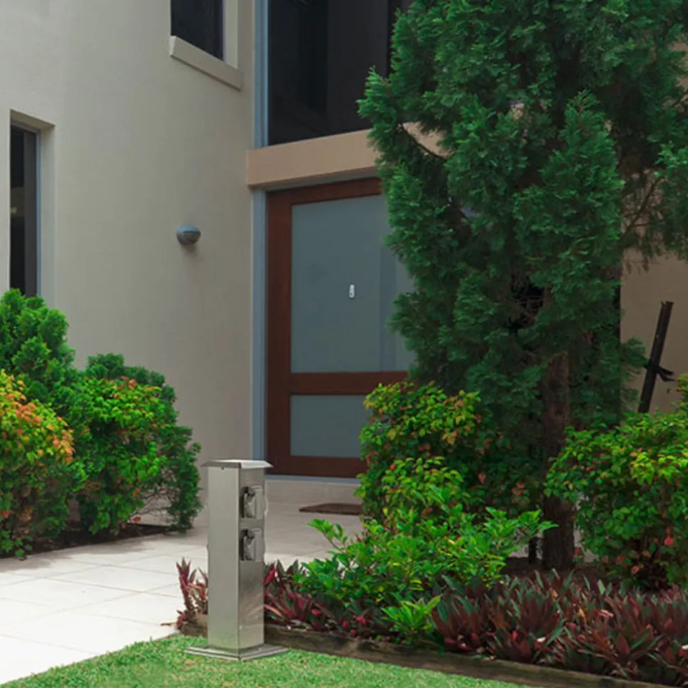 Energisøjle 400166 i stål med 4 stikkontakter