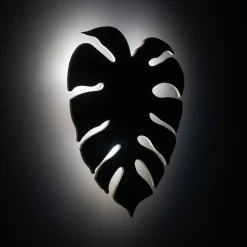 Envostar væglampe Folah, bladform, lyst træ, 40 x 35 cm