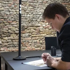 ERCO Lucy LED-bordlampe med fod, sort 840