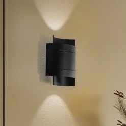 Euluna Isotta væglampe, halvrund, sort