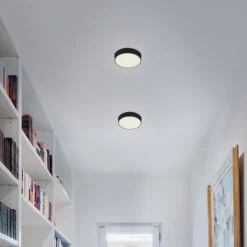 Flame Star LED-loftslampe, Ø 15,7 cm, sort