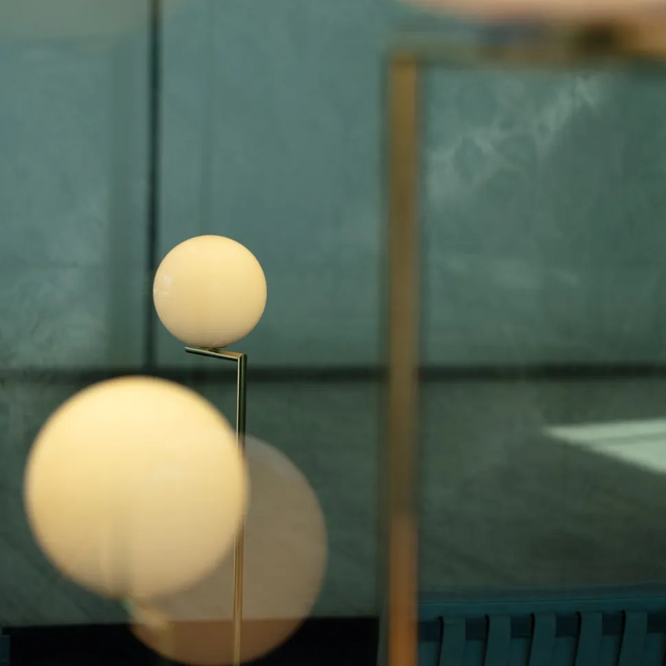 FLOS gulvlampe IC F1 10th Anniversary, guldbelagt, dæmpbar