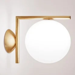 FLOS IC C/W1 væglampe, børstet messing