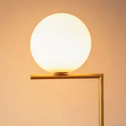 FLOS IC F1 gulvlampe, børstet messing