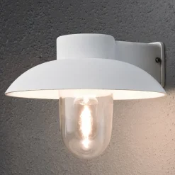 Formskøn udendørs væglampe "Mani", i hvid