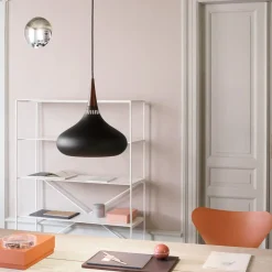 FRITZ HANSEN Orient P2 Pendul sort/rose Ø 34cm