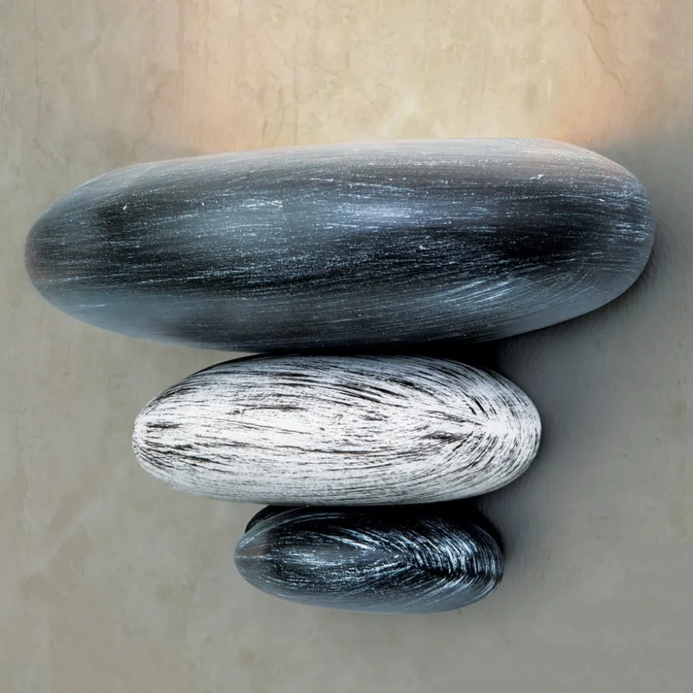 Grå LITICA væglampe med imiterede sten