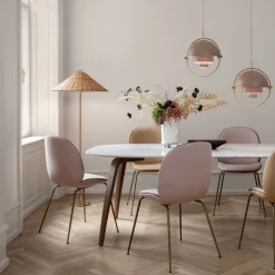 GUBI 9602 gulvlampe, messing, med rattanskærm