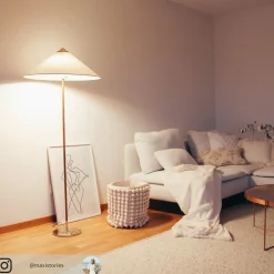 GUBI 9602 gulvlampe, messing, med kanvasskærm