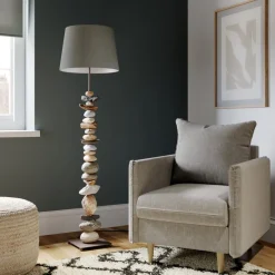 Gulvlampe Vera med stofskærm og sten-dekor