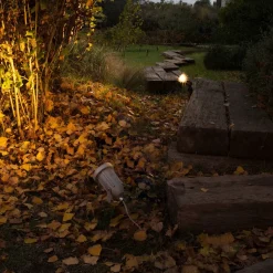 Helio robust drejbar udendørsspot, grå