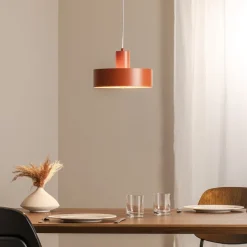 Hængelampe Rif M, teglrød, 1 lyskilde, Ø 25 cm, stål