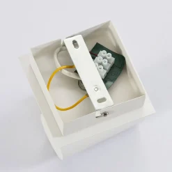 Hvid Iluk spot til væg og loft