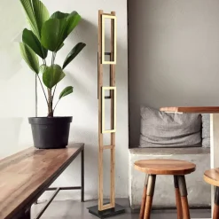 Illa LED-gulvlampe i trædesign