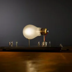 Ingo Maurer bordlampe I Ricchi Poveri, 10 cm, sort