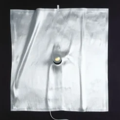 Ingo Maurer Delight væglampe i håndklædeform