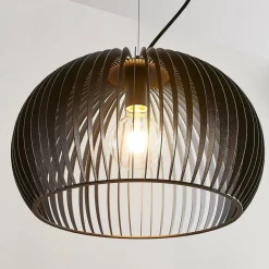 Jusra pendellampe i sort metal, 1 lyskilde.