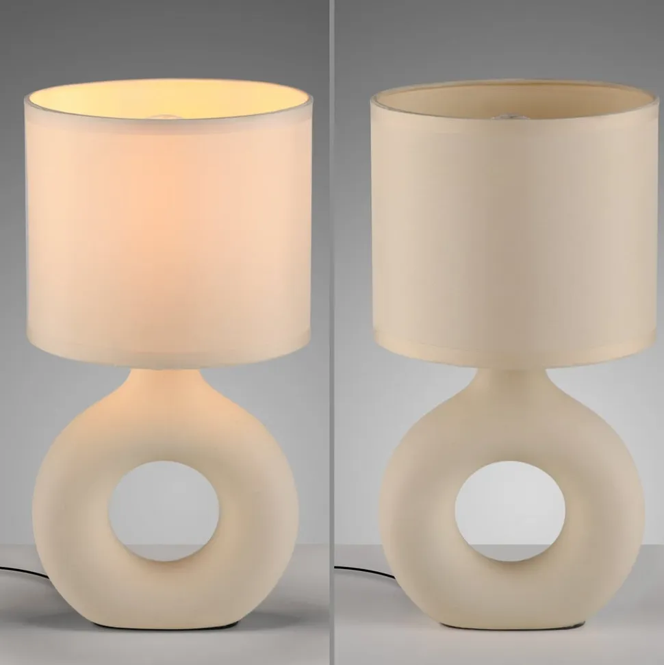 JUST LIGHT. Carara bordlampe, keramisk fod, beige