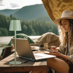 JUST LIGHT. Euria LED-bordlampe, grøn, jern, IP54