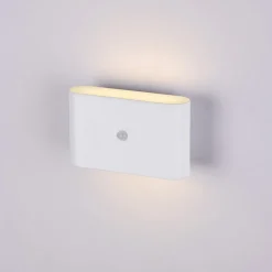 JUST LIGHT. LED-batteridrevet væglampe Ziddy, hvid, sensor 3.000 K