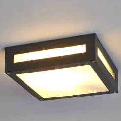 Kantet udendørslampe Nerea