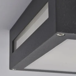 Kantet udendørslampe Nerea