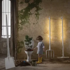 Karman Tobia - LED-designergulvlampe, skovl